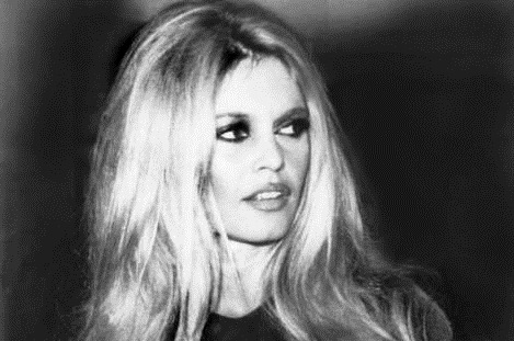 Brigitte Bardot Die Jungfrau Maria Hat Mich Im Leben Beschutzt Und Mir Kraft Gegeben Promisglauben