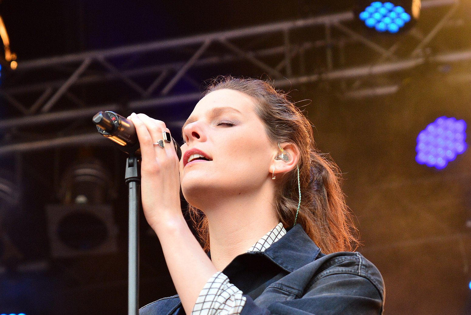 Juli-Frontfrau Eva Briegel: "Ich singe seit einem Jahr im katholischen